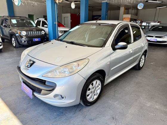 PEUGEOT 207 1.4 XR SPORT 8V FLEX 4P MANUAL PEUGEOT 207 1.4 XR SPORT 8V FLEX 4P MANUAL